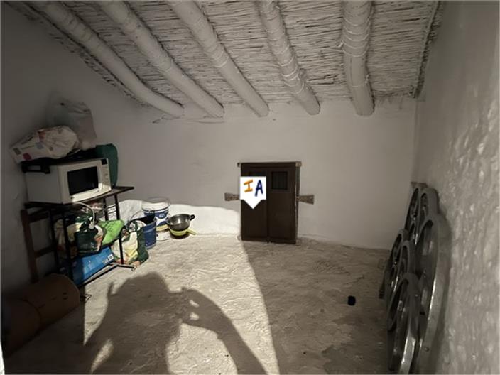 Image No.14-3 Bed Farmhouse for sale