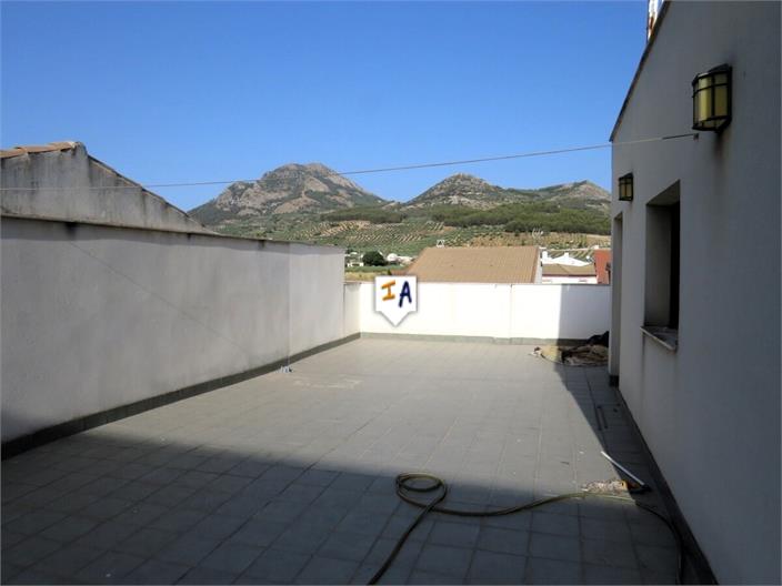 Image No.15-3 Bed House for sale