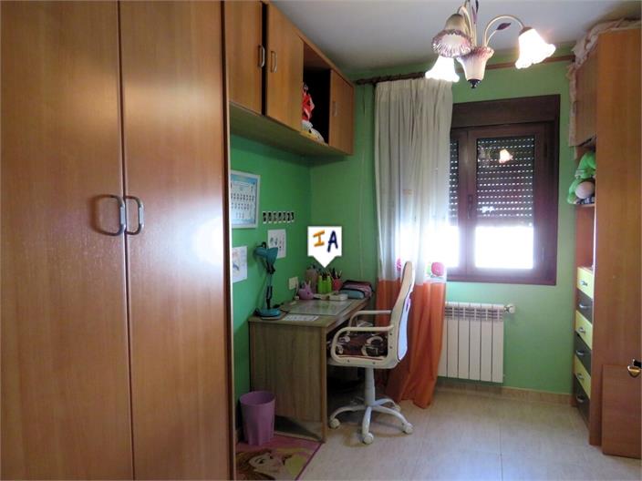 Image No.9-3 Bed House for sale