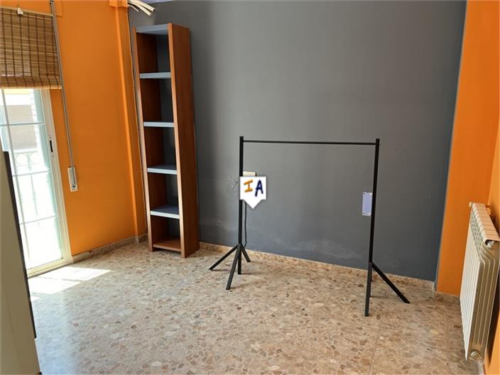 Image No.11-3 Bed House for sale