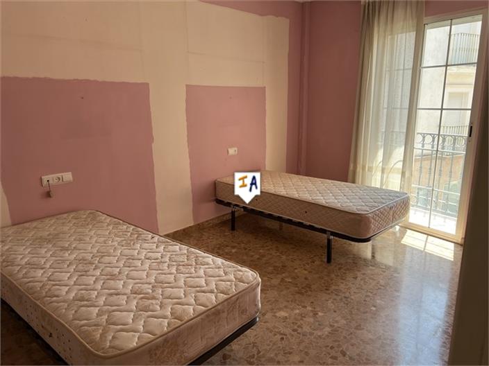 Image No.12-3 Bed House for sale