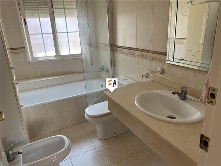 Image No.13-3 Bed House for sale