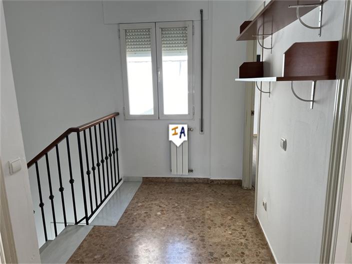 Image No.9-3 Bed House for sale