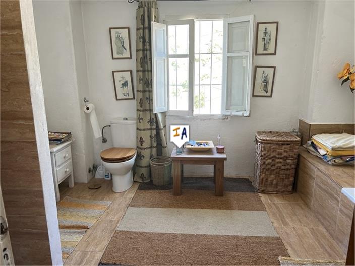 Image No.15-5 Bed Farmhouse for sale