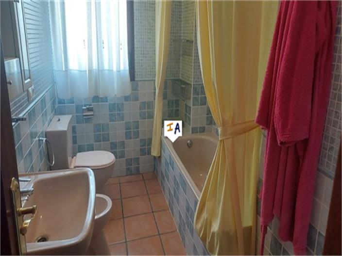 Image No.12-3 Bed Farmhouse for sale