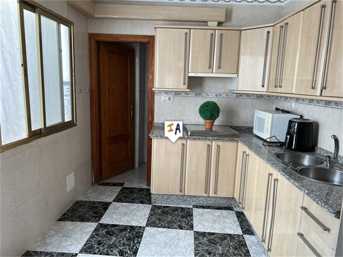 Image No.12-5 Bed Property for sale