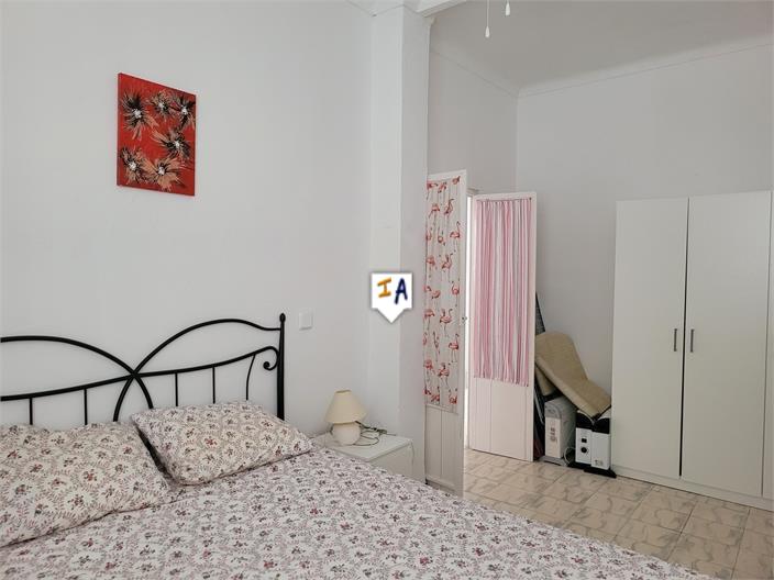 Image No.15-3 Bed House for sale