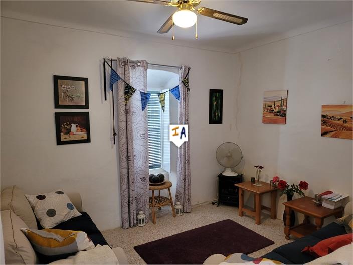 Image No.8-3 Bed House for sale