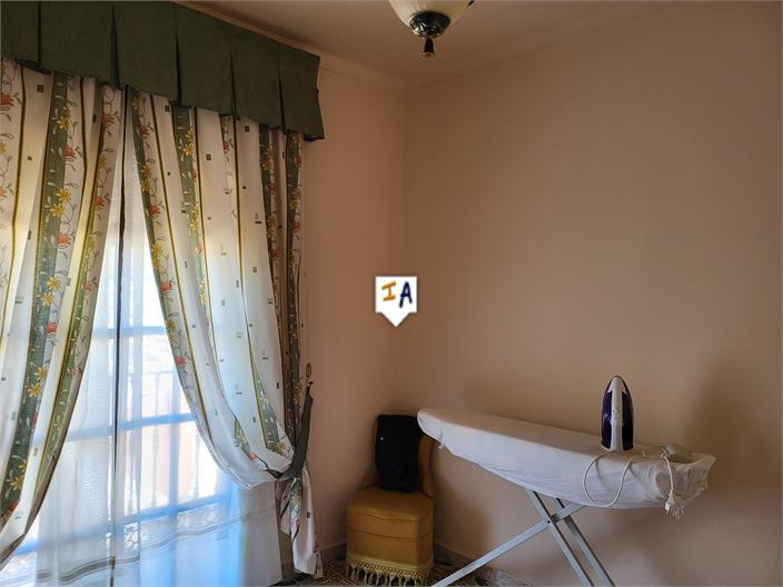 Image No.14-4 Bed House for sale