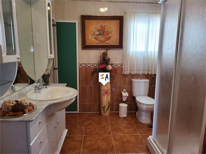 Image No.9-4 Bed House for sale