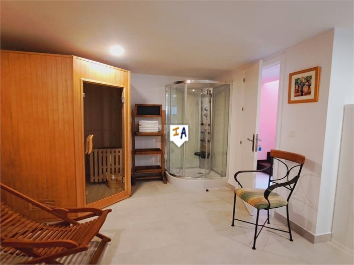 Image No.14-8 Bed House for sale