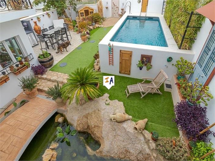 Image No.17-8 Bed House for sale