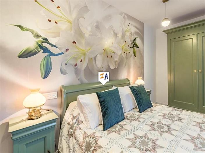 Image No.10-8 Bed House for sale