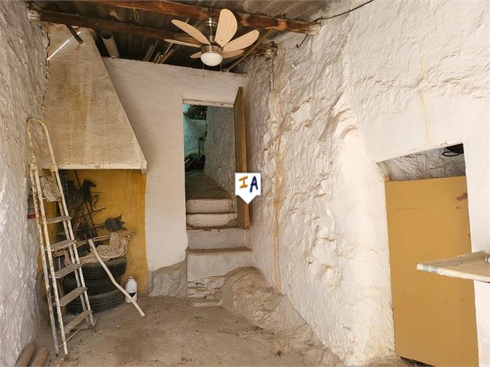 Image No.17-6 Bed Farmhouse for sale