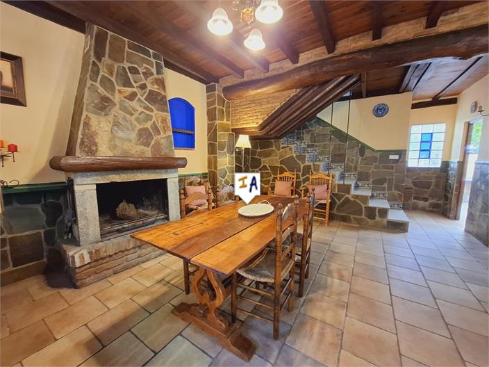 Image No.6-4 Bed House for sale