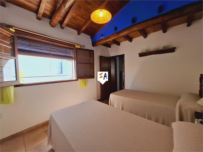 Image No.10-4 Bed House for sale