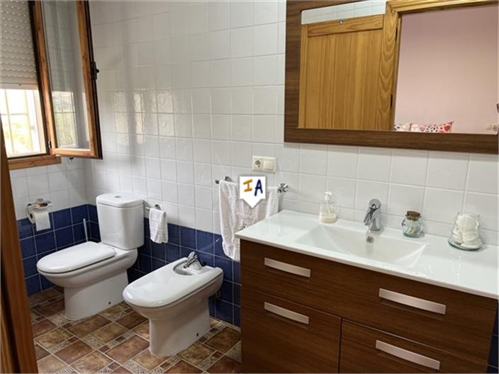 Image No.15-2 Bed House for sale