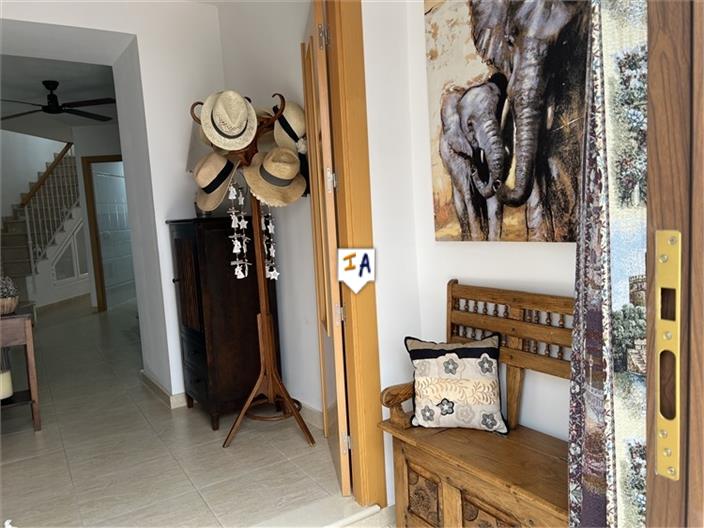 Image No.9-3 Bed House for sale