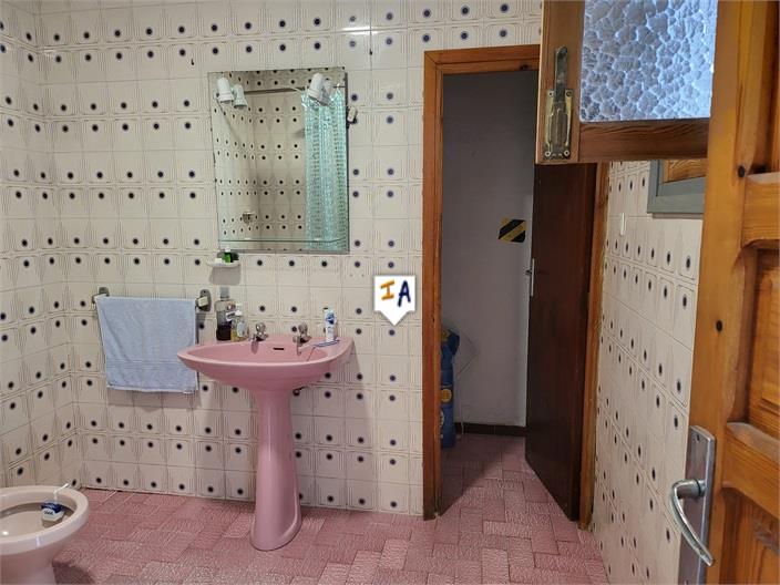 Image No.13-3 Bed House for sale