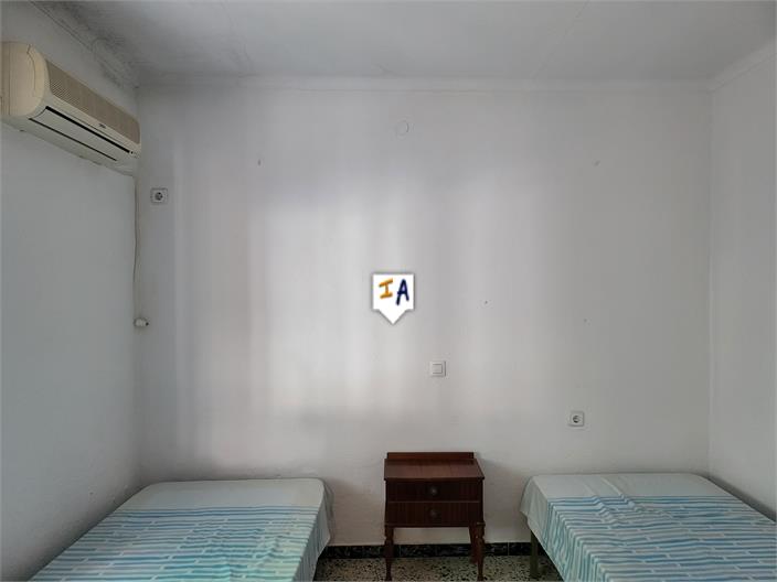 Image No.15-3 Bed House for sale