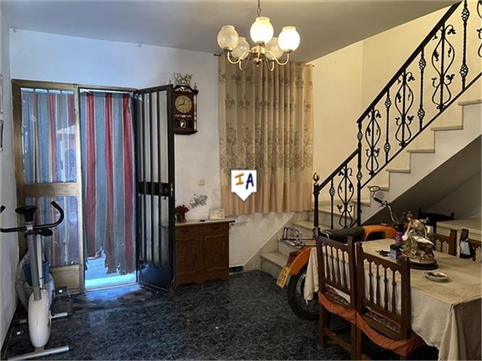 Image No.8-5 Bed House for sale