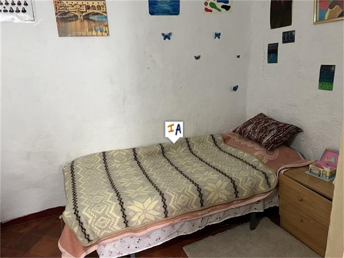 Image No.13-5 Bed House for sale