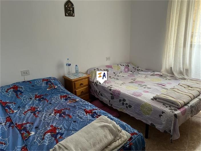 Image No.17-5 Bed House for sale