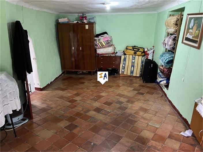 Image No.9-5 Bed House for sale