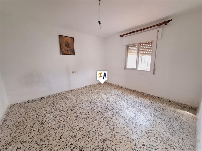 Image No.5-2 Bed House for sale