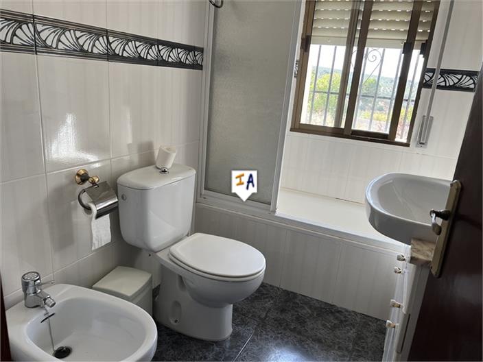 Image No.16-3 Bed House for sale