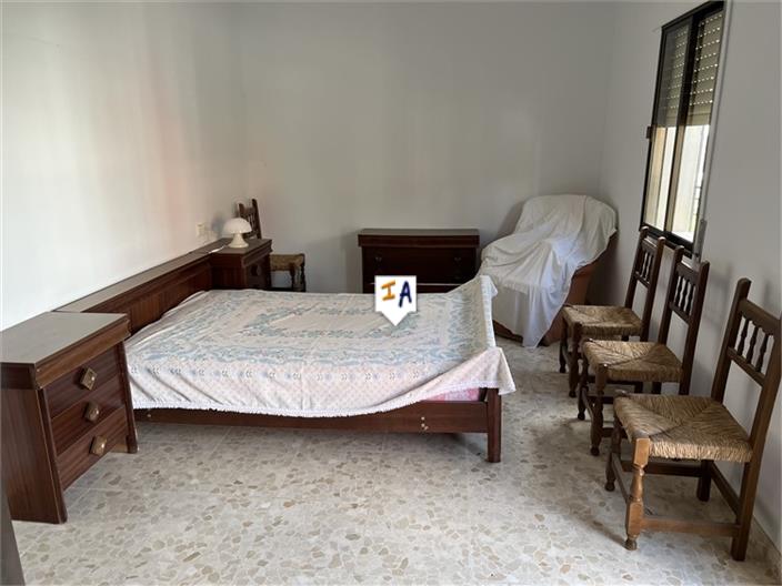 Image No.17-3 Bed House for sale