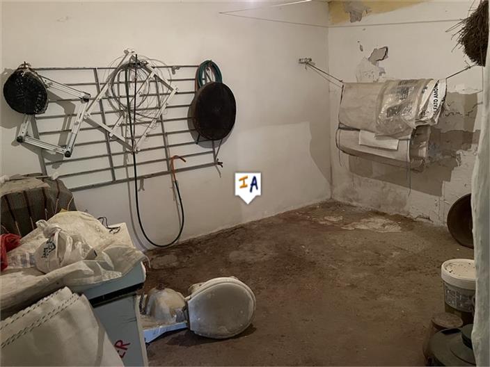 Image No.16-4 Bed House for sale