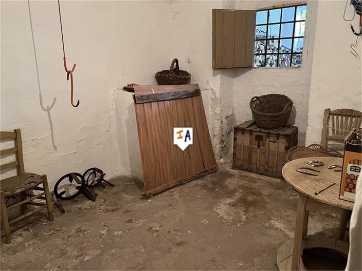 Image No.17-4 Bed House for sale