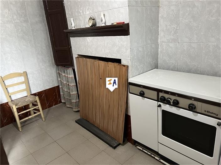 Image No.6-4 Bed House for sale