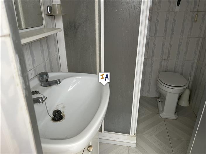 Image No.15-3 Bed House for sale