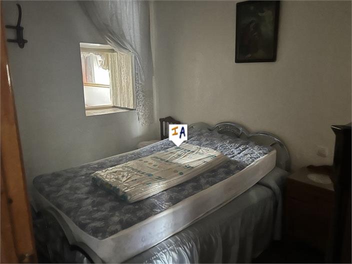 Image No.16-3 Bed House for sale