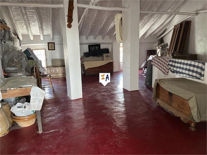 Image No.8-3 Bed House for sale