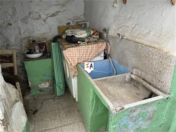 Image No.17-5 Bed House for sale