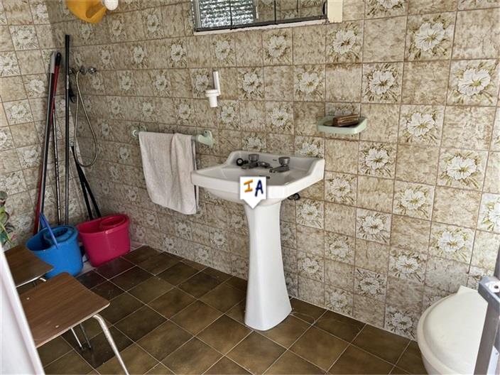 Image No.15-6 Bed House for sale