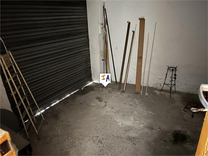 Image No.16-6 Bed House for sale