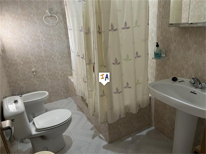 Image No.11-5 Bed House for sale