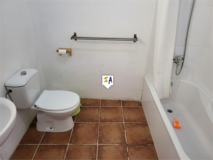 Image No.12-4 Bed House for sale