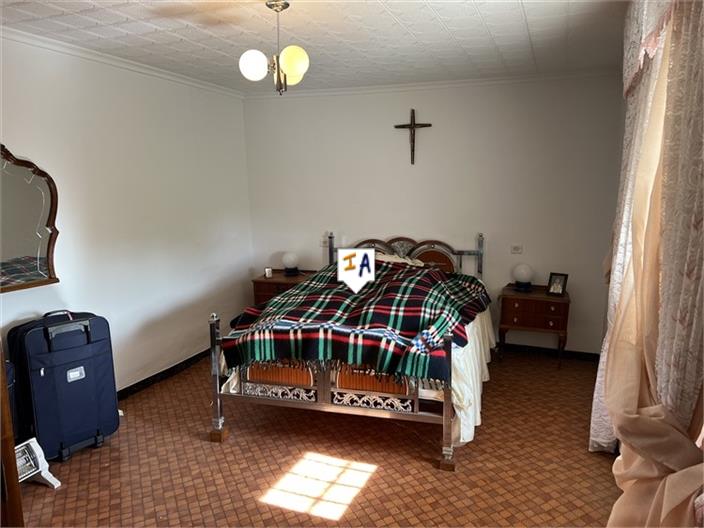 Image No.16-5 Bed Farmhouse for sale