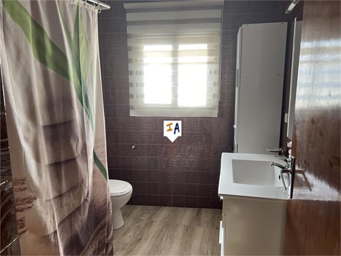 Image No.13-3 Bed House for sale