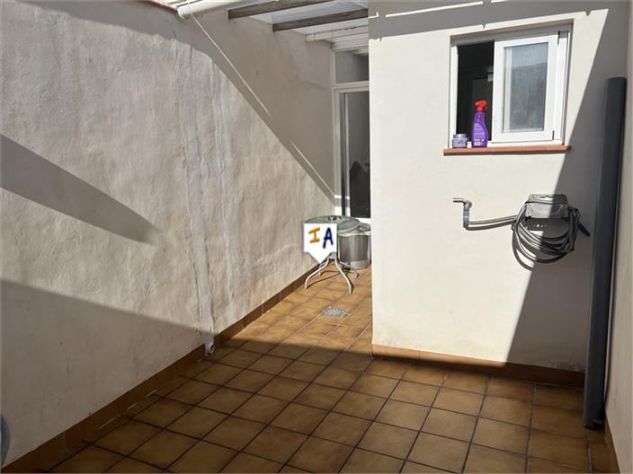 Image No.9-3 Bed House for sale