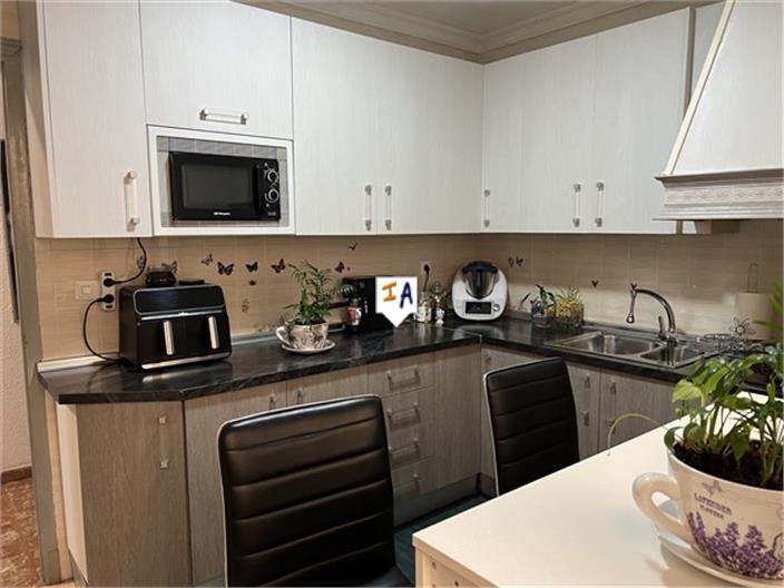 Image No.6-5 Bed House for sale