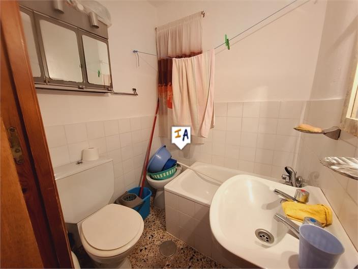 Image No.9-2 Bed House for sale