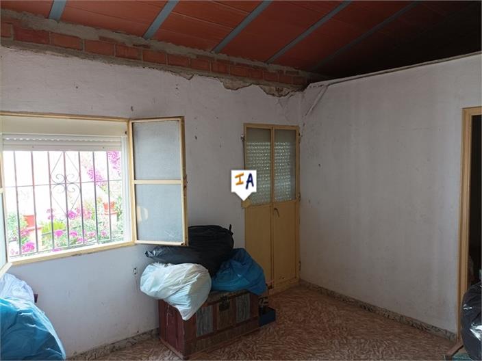 Image No.12-3 Bed House for sale