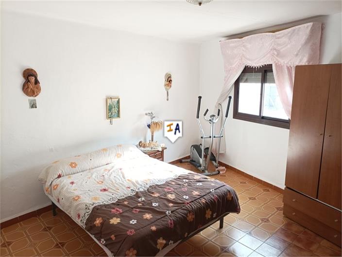 Image No.9-3 Bed House for sale