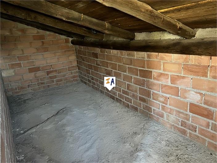 Image No.14-2 Bed Farmhouse for sale